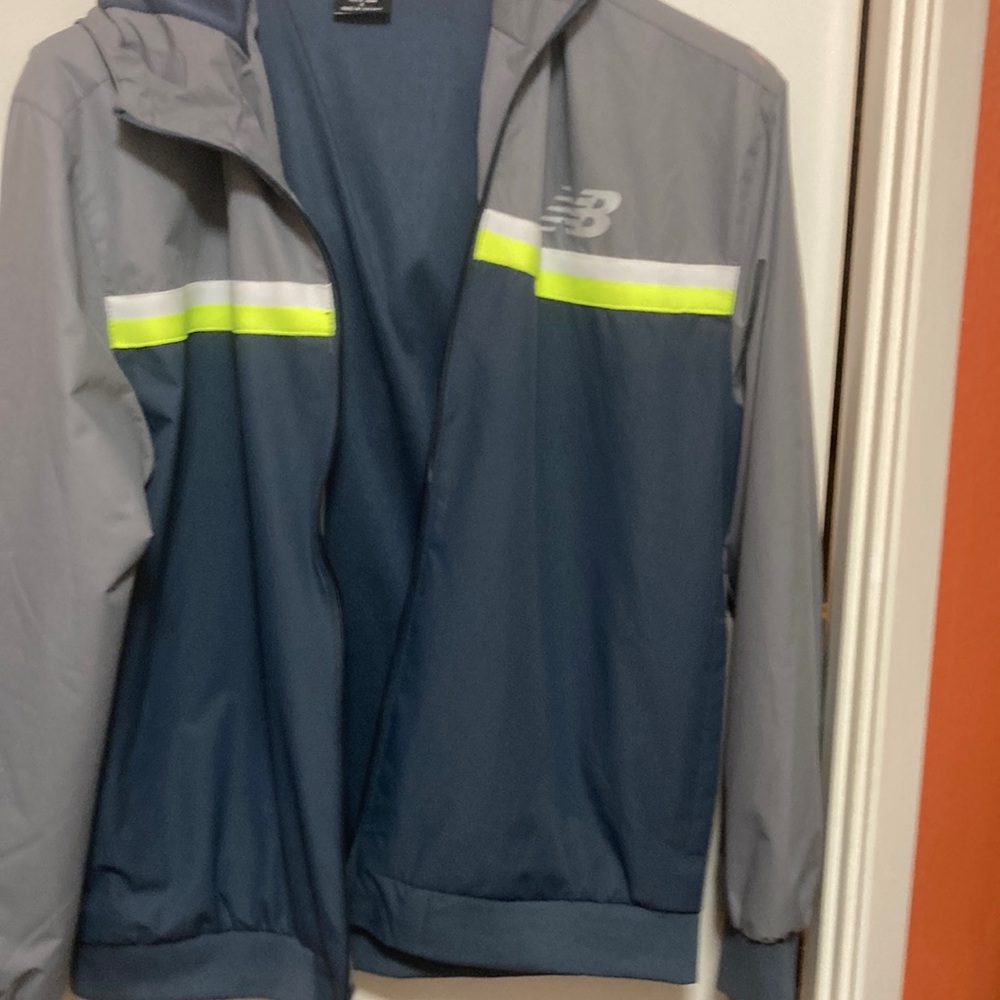 NewBalance Wind & Water windbreaker NWT